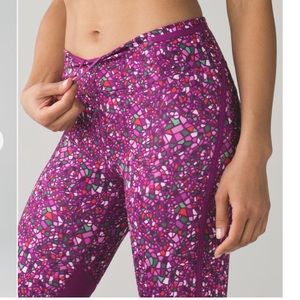 Lululemon Real Quick Crop Leggings 17" - Paradise Camo Multi/Regal Plum
